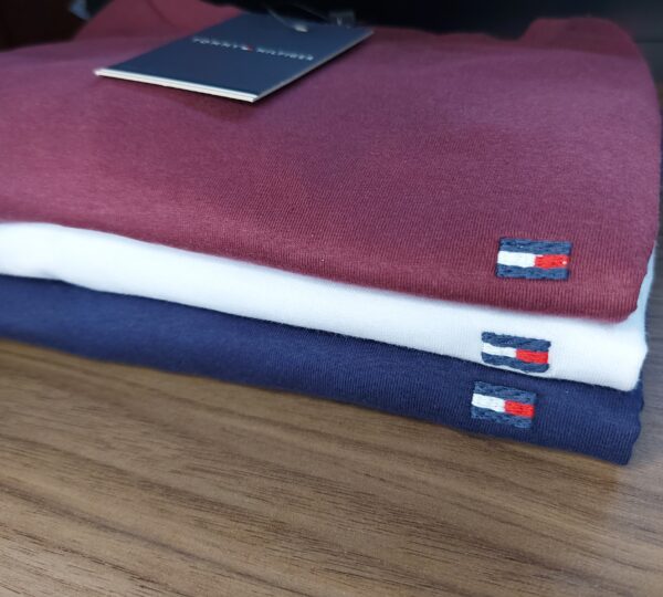 Kit 3 Camisetas Tommy Hilfiger Classic Tamanho  M - Image 3